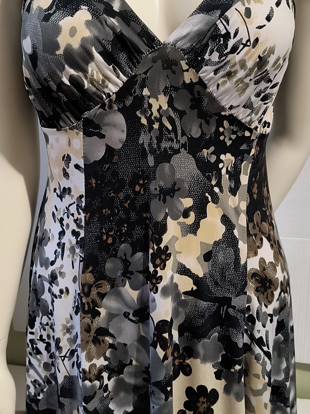 Floral V-Neck Midi Dress in Black and Cream